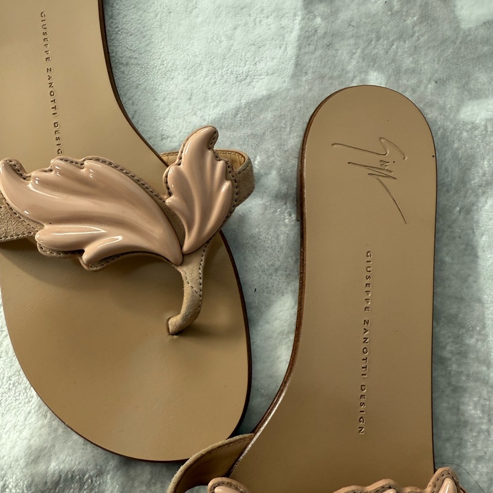 Giuseppe Zanotti Nude Leaf-Detail Sandals - Picture 2 of 5